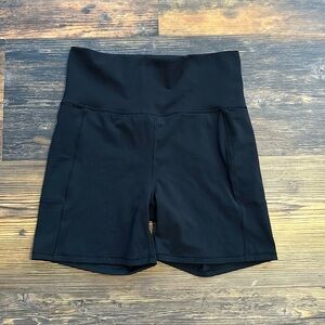 Vuori Studio Pocket Shorts Size M Black